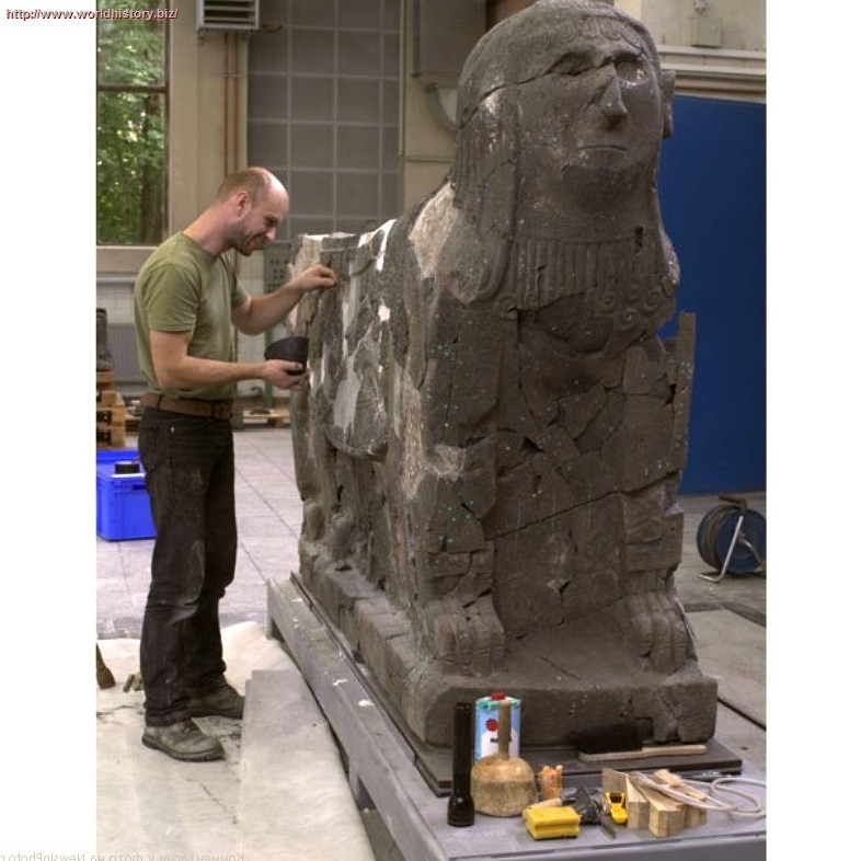 Ancient Syrian Sculptures Close to Restoration