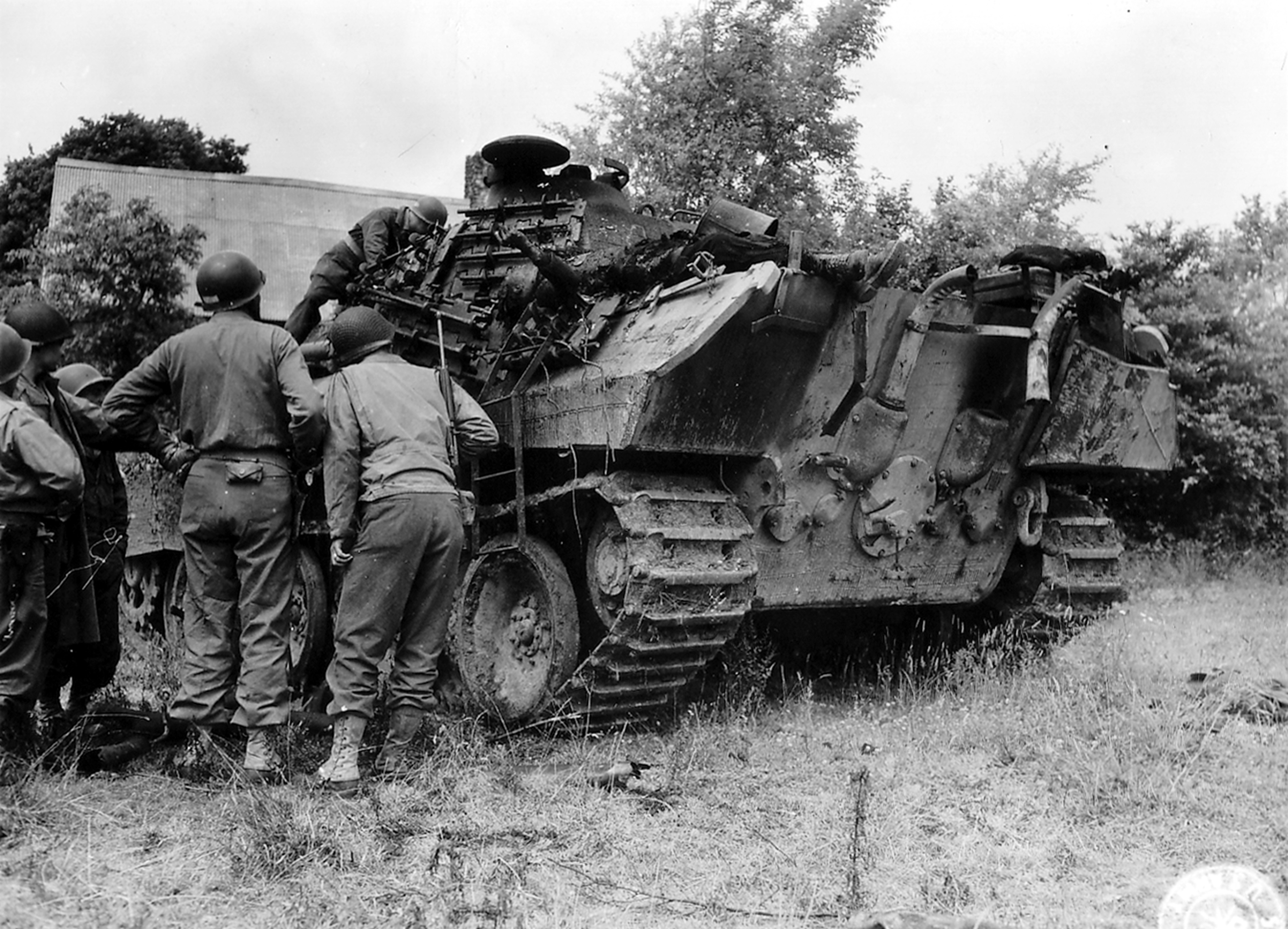 Подбитые немецкие танки. Танк пантера 1944. Нормандия 1944 танки подбитые. Танк вермахта подбит пантера. Танк пантера в Нормандии 1944.